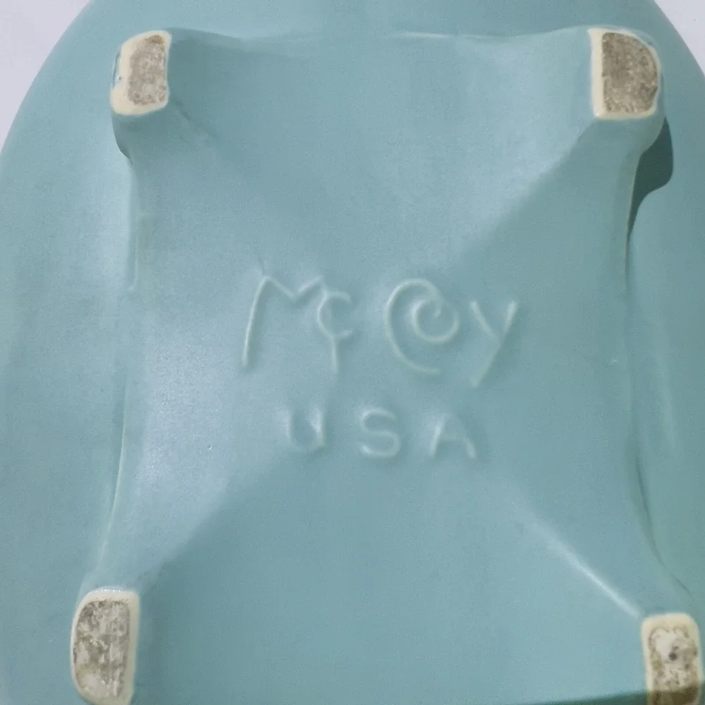 Vintage‎ McCoy USA Turquoise Footed Pottery 10